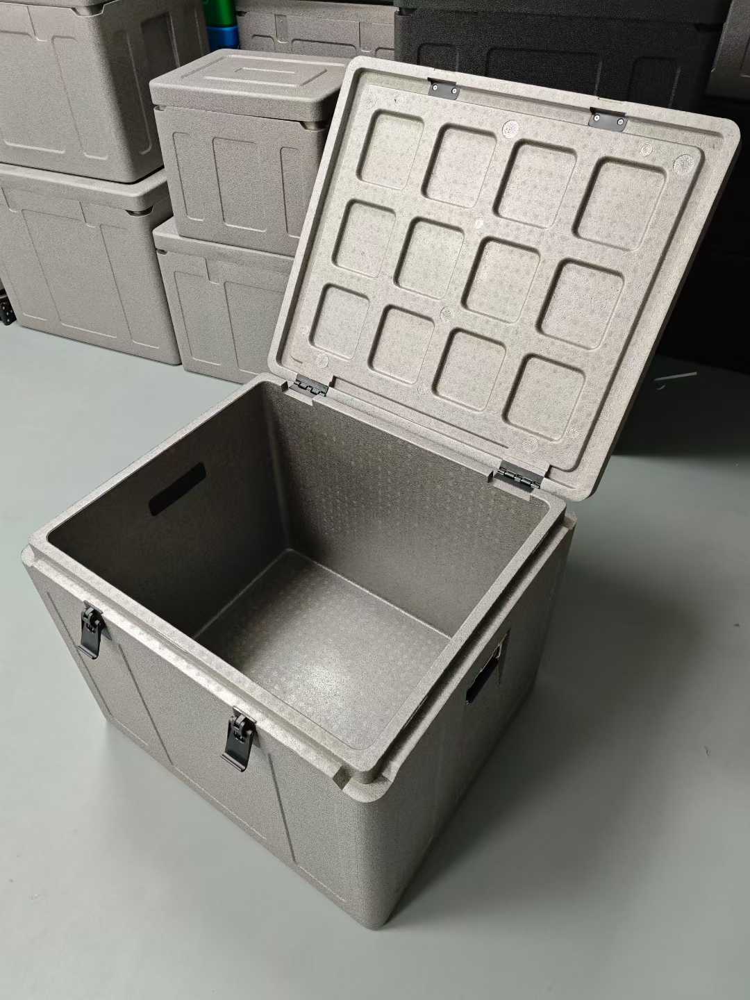 为什么说一体成型是EPP保温箱的“灵魂工艺”?